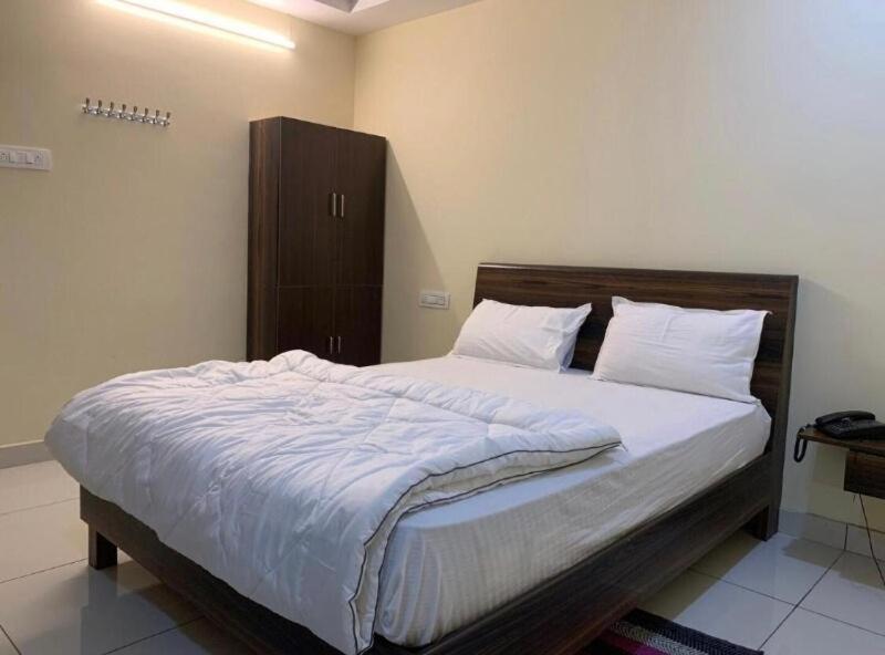 Oyo Flagship 80855 Hotel R Grand Vijayawāda Exterior foto