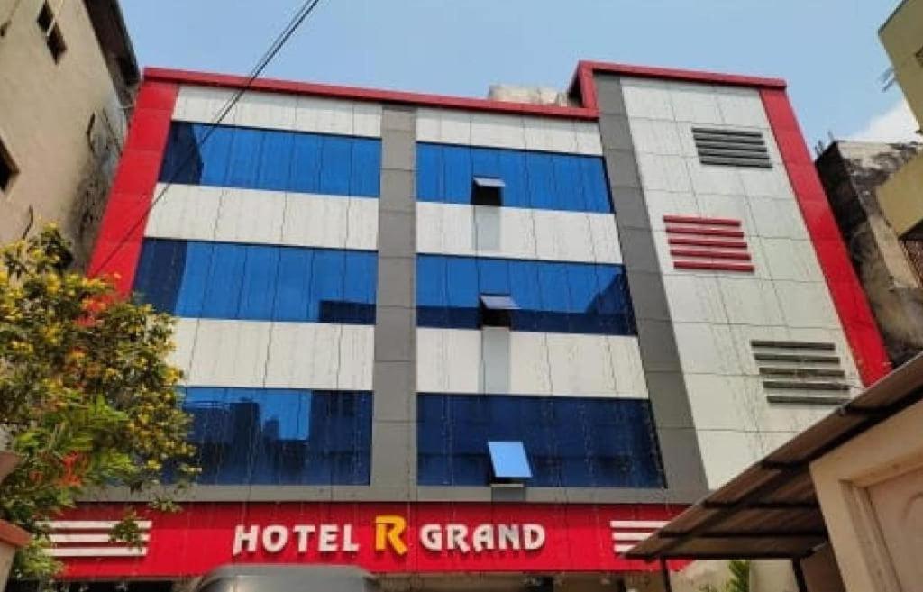 Oyo Flagship 80855 Hotel R Grand Vijayawāda Exterior foto